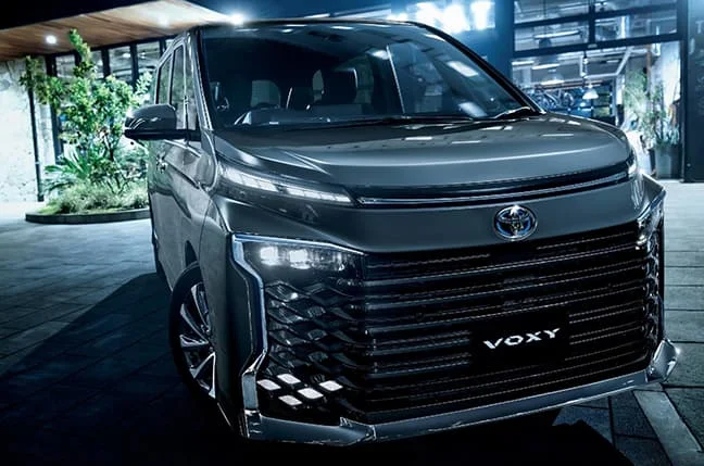 澳门桑拿专车接送服务：口岸、码头、机场、酒店抵达后安排 Voxy 商务车接送