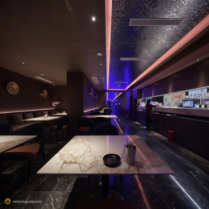 Familia Nobre marble bar and dining area
