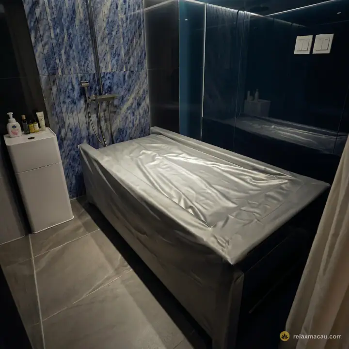 Number Nine Spa waterbed room