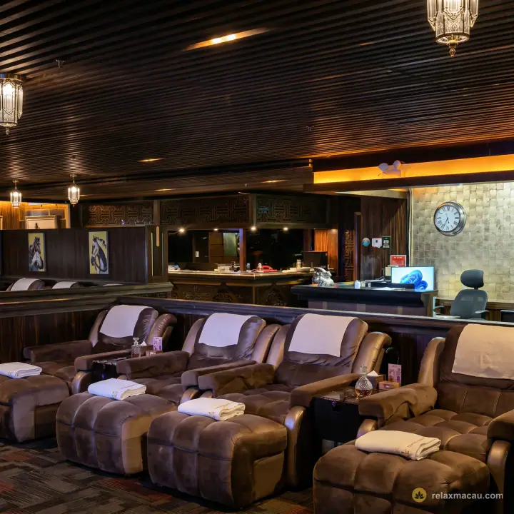 The Excellent Sauna recliner reception lounge