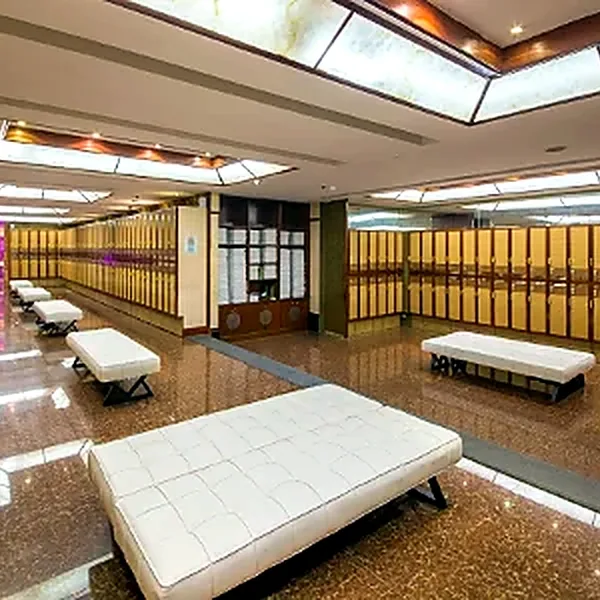 ファミリアノブレ 会所アルバム 05：明るいマッサージ休憩ホール
