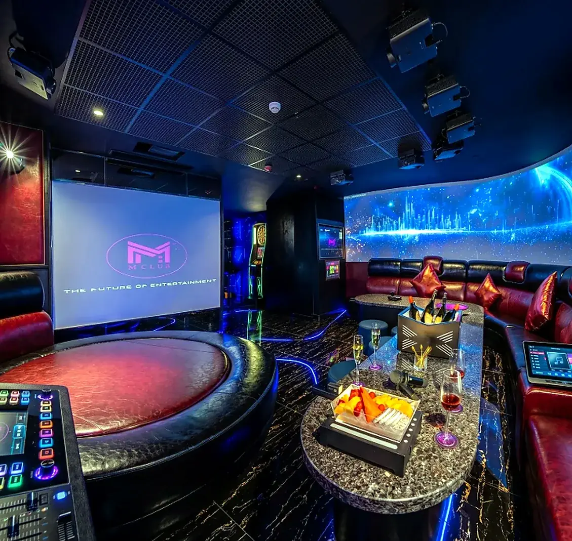 M CLUB round-stage KTV room with screen photo