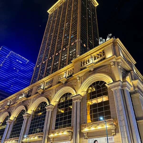 Hotel exterior side view photo